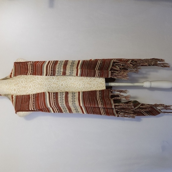 Live and Let Live One World Womens Red Sleeveless Aztec Print Cardigan Sweater - Picture 2 of 13